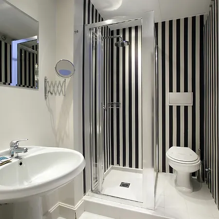 Sorrento Apartments *